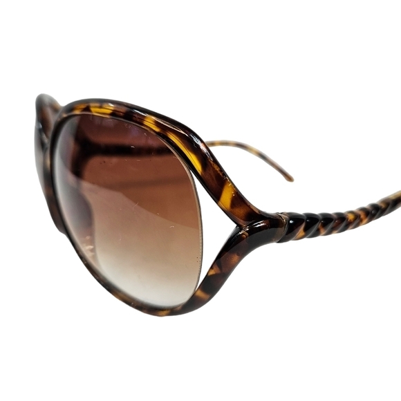 Oversized Round Tortoise Shell Sunglasses Twisted Curved Arms Women's - Picture 8 of 11